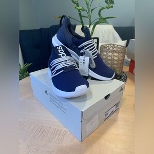 Men’s Adidas Lite Racer Adapt 7.0 size 9.5
